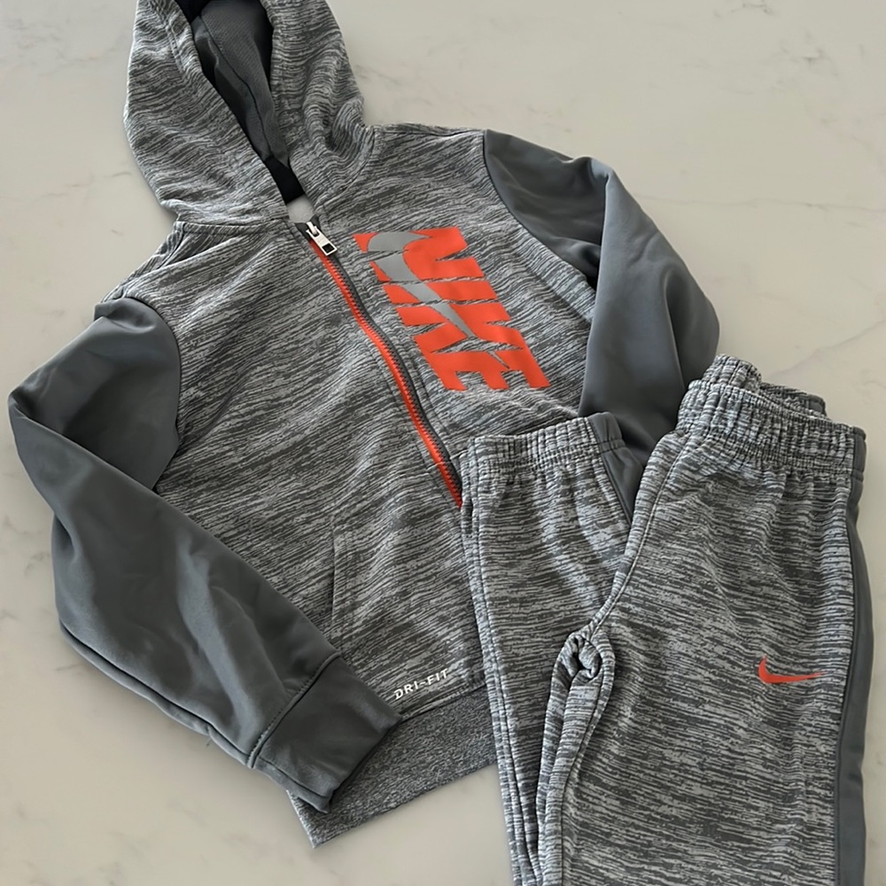 Nike boys gray and orange active jacket and pants